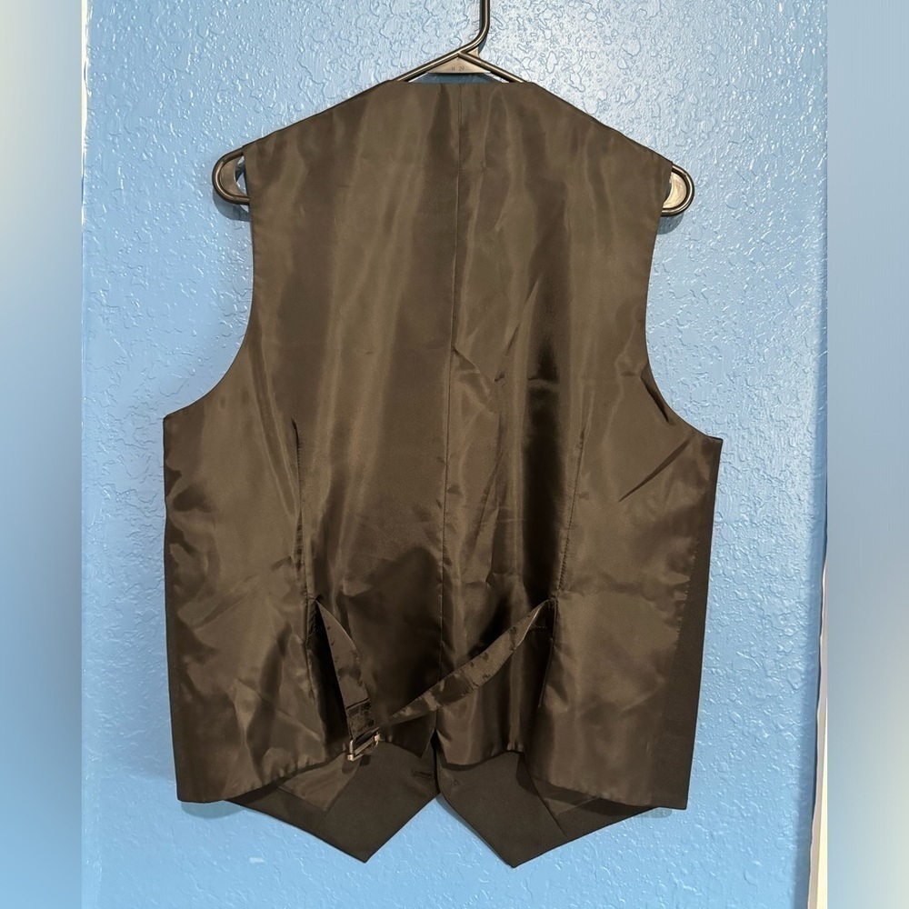 A[X]IST Black Vest - Picture 2 of 3